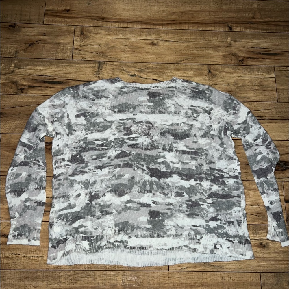 Sweater - Picture 4 of 4